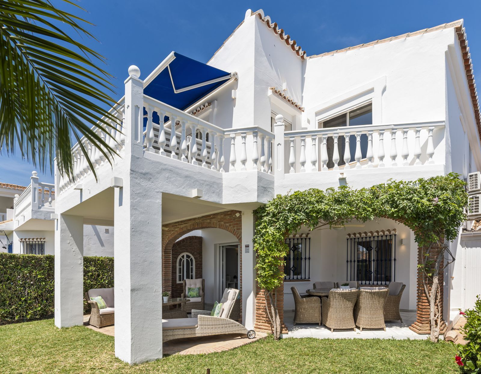 Frittliggende villa til salgs i El Chaparral, Bilde 2