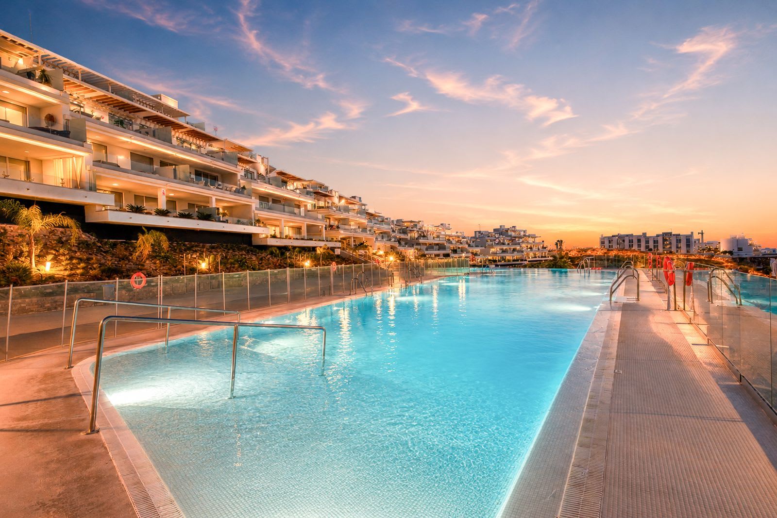 Toppleilighet med 2 soverom til salgs i Estepona, Bilde 2