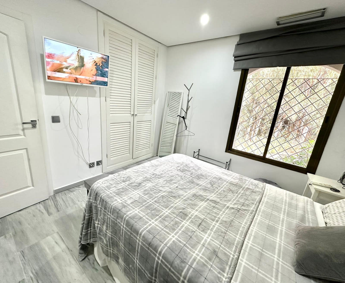 Leilighet midt i bygget til salgs i Elviria, Bilde 3