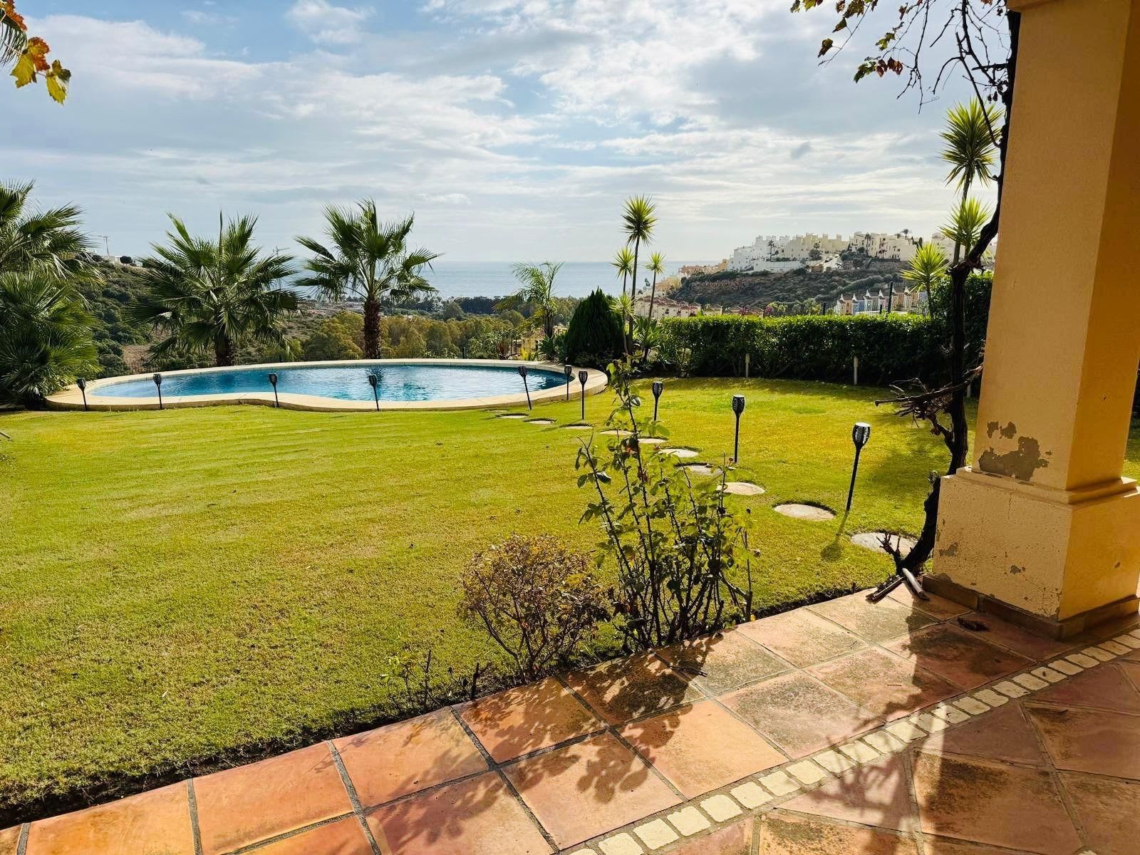 Frittliggende villa til salgs i Casares, Bilde 3