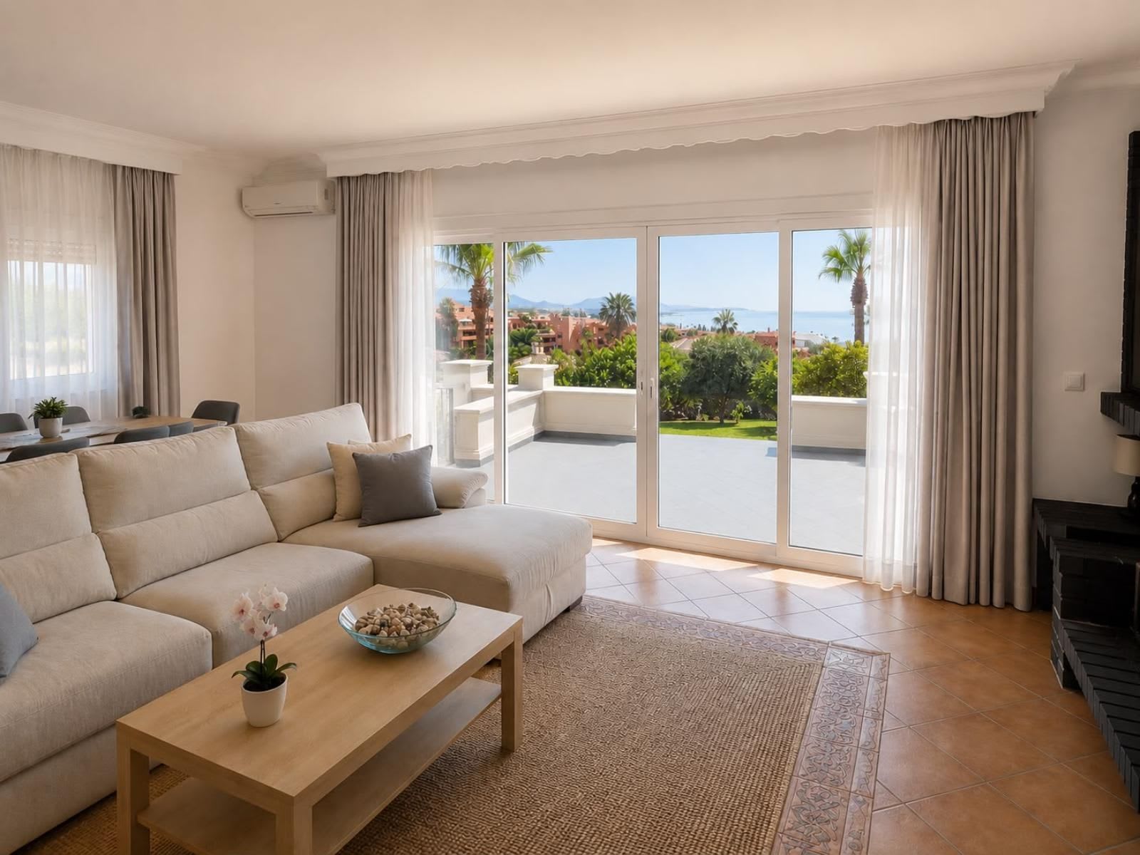 Villa til salgs i Estepona, Bilde 2