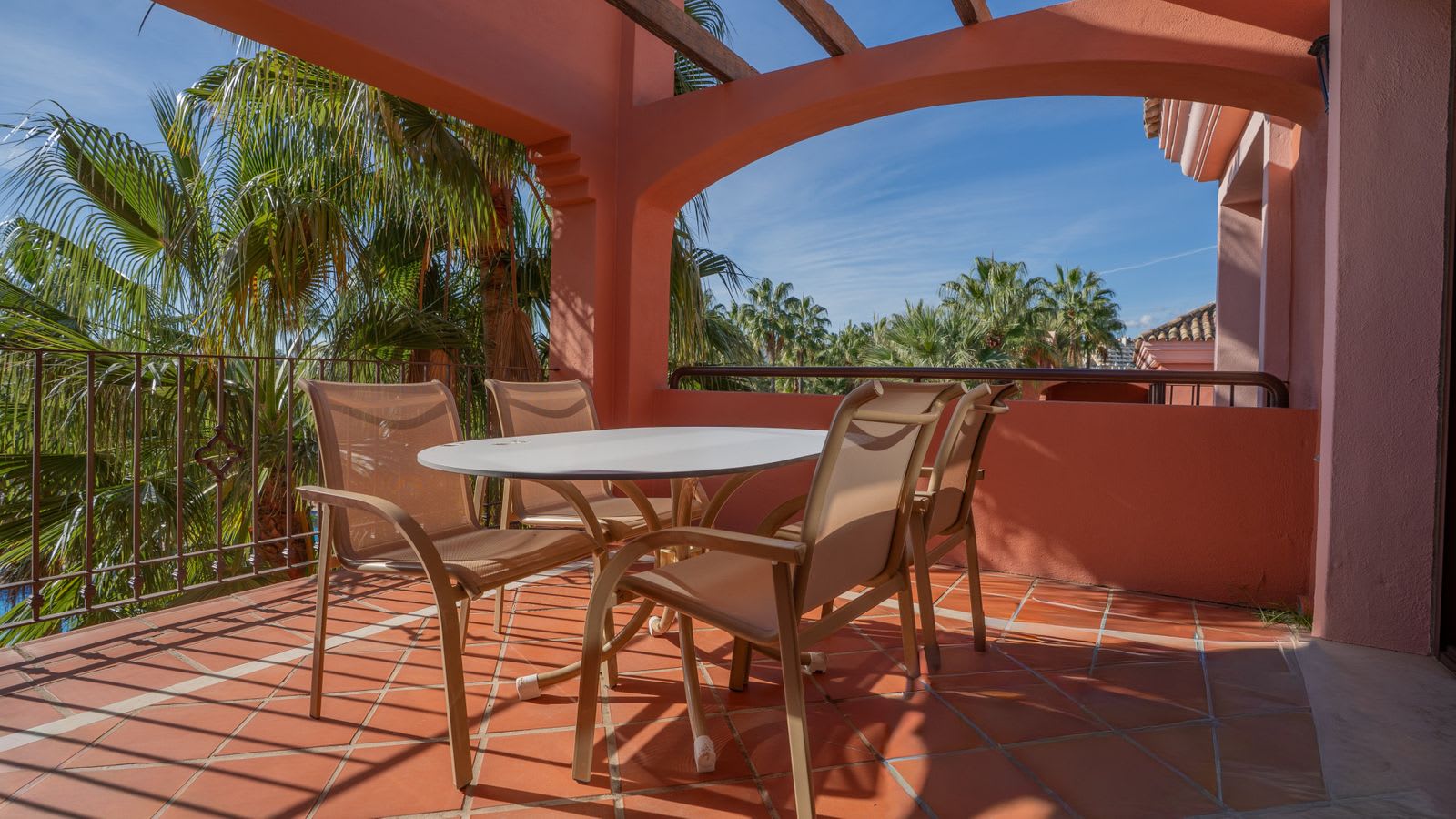 Duplex-penthouse til salgs i Puerto Banús, Bilde 2