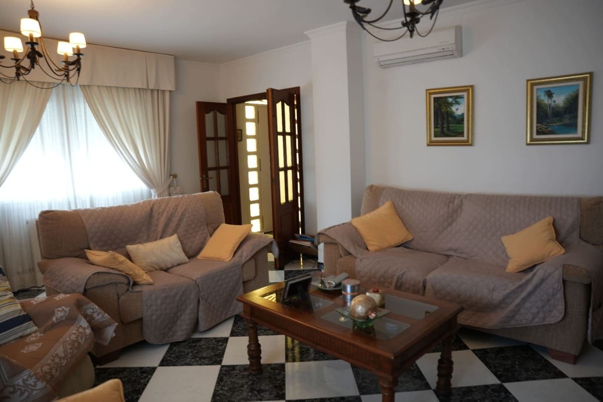 Frittliggende villa til salgs i Arroyo de la Miel, Bilde 2