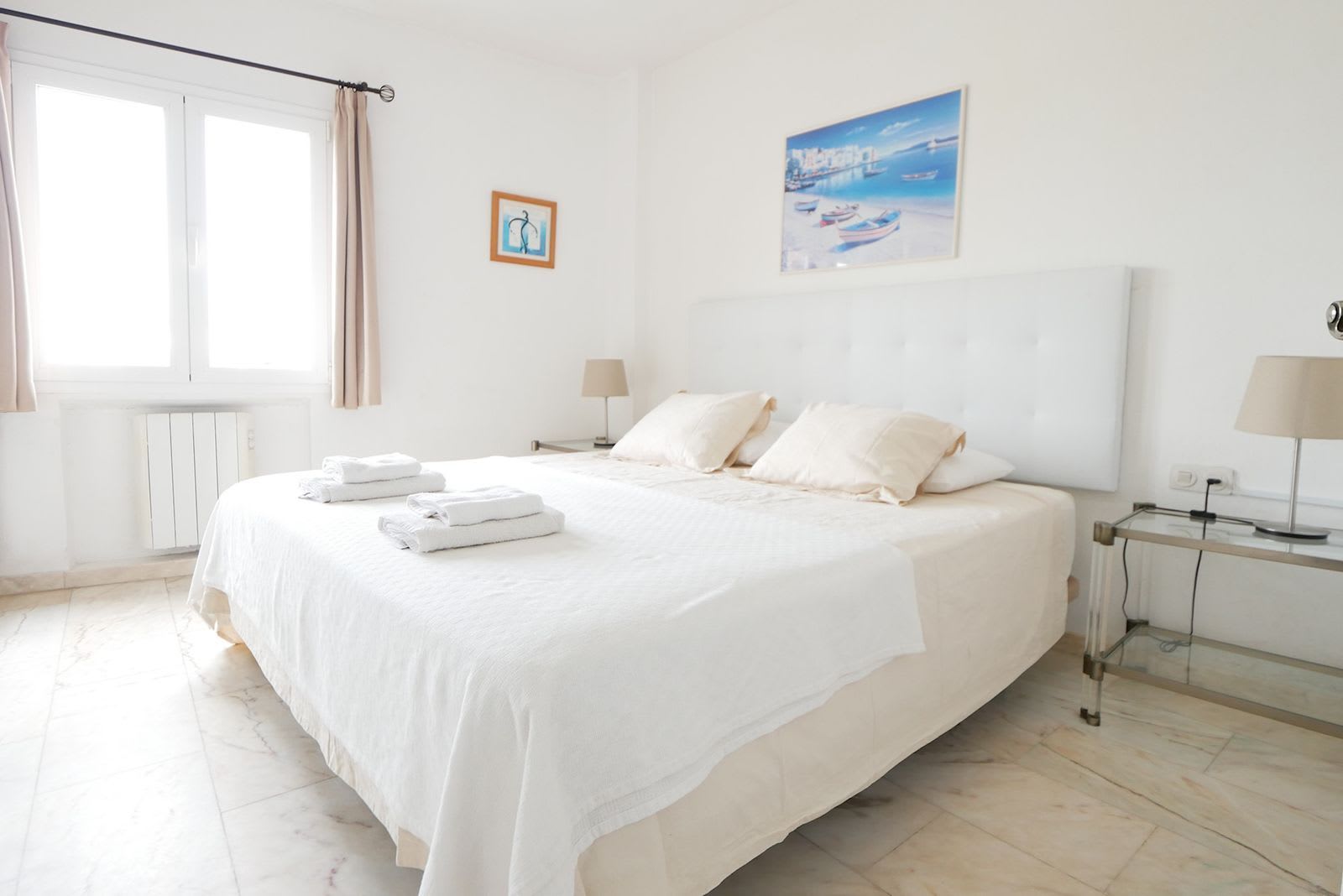 Leilighet midt i bygget til salgs i Puerto de Cabopino, Bilde 2