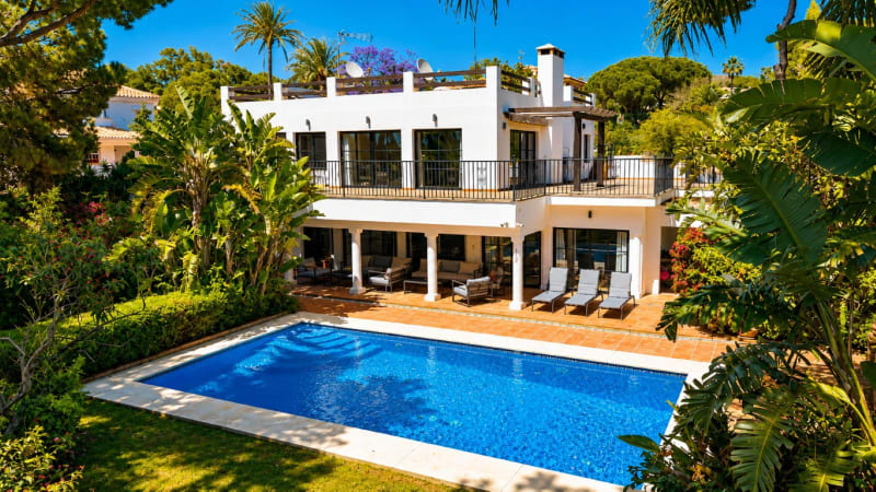 Frittliggende villa til salgs i Hacienda Las Chapas