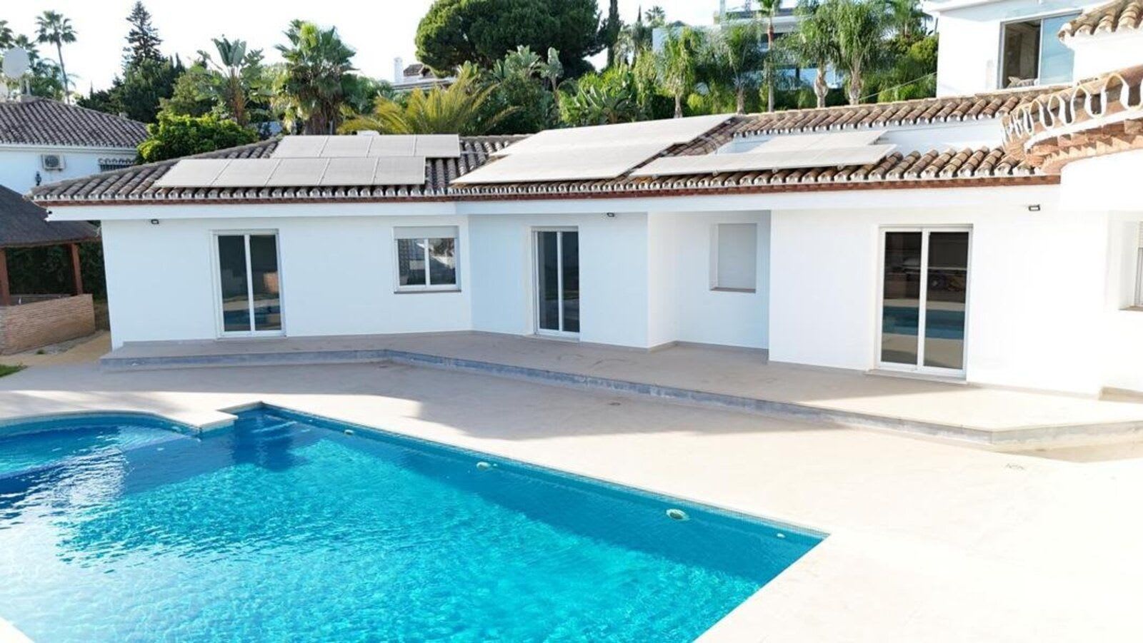 Frittliggende villa til salgs i El Paraiso, Bilde 3