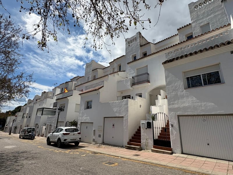 Rekkehus til salgs i Estepona