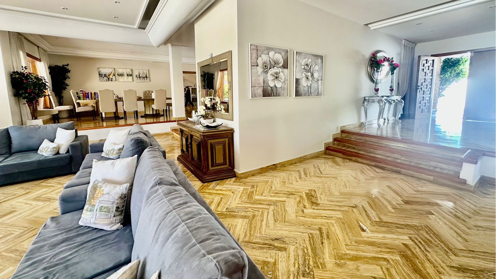 Frittliggende villa til salgs i Nueva Andalucía, Bilde 3
