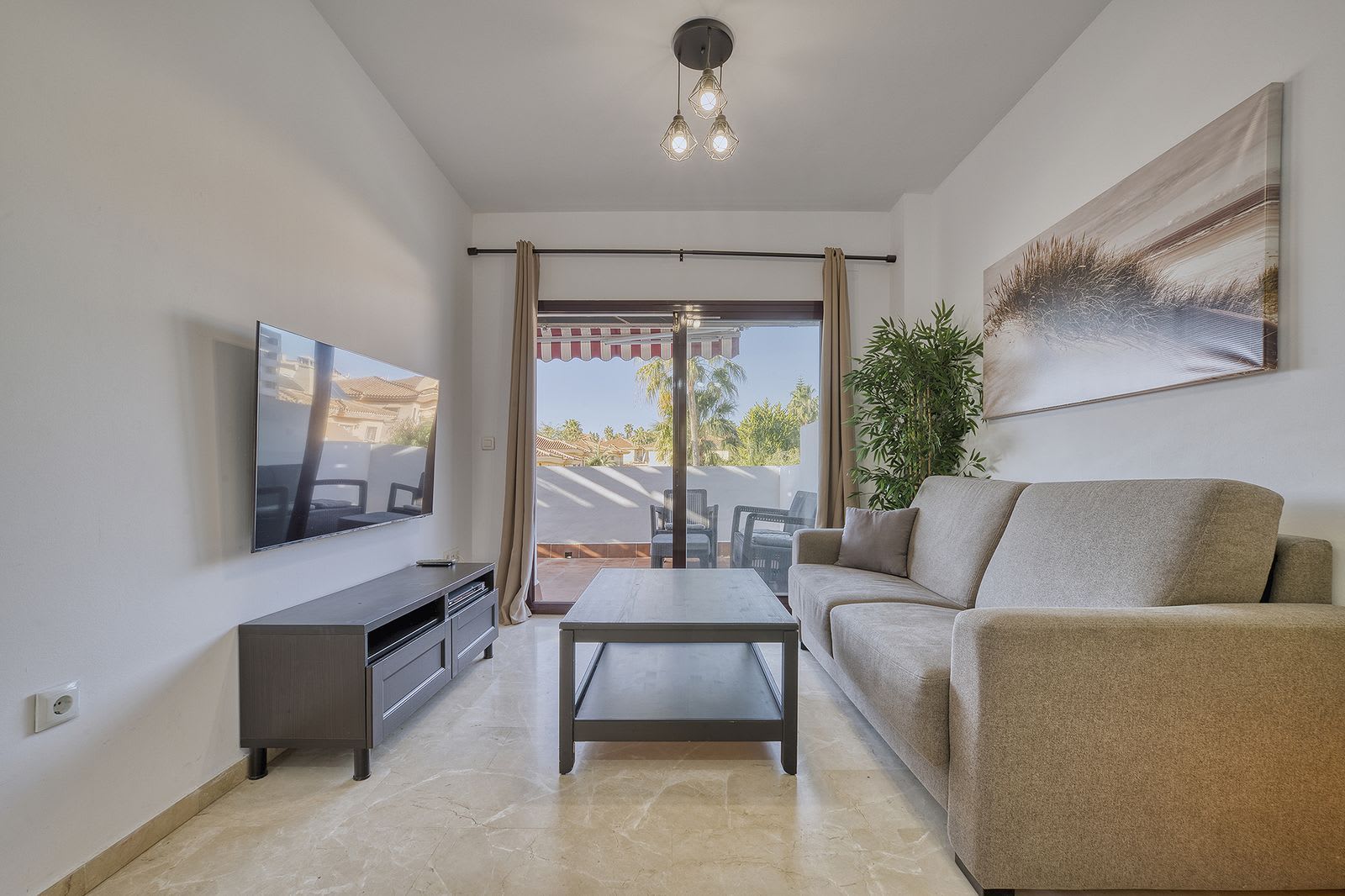 Leilighet midt i bygget til salgs i Riviera del Sol, Bilde 2