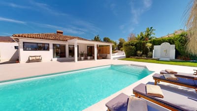 Villa til salgs i Estepona