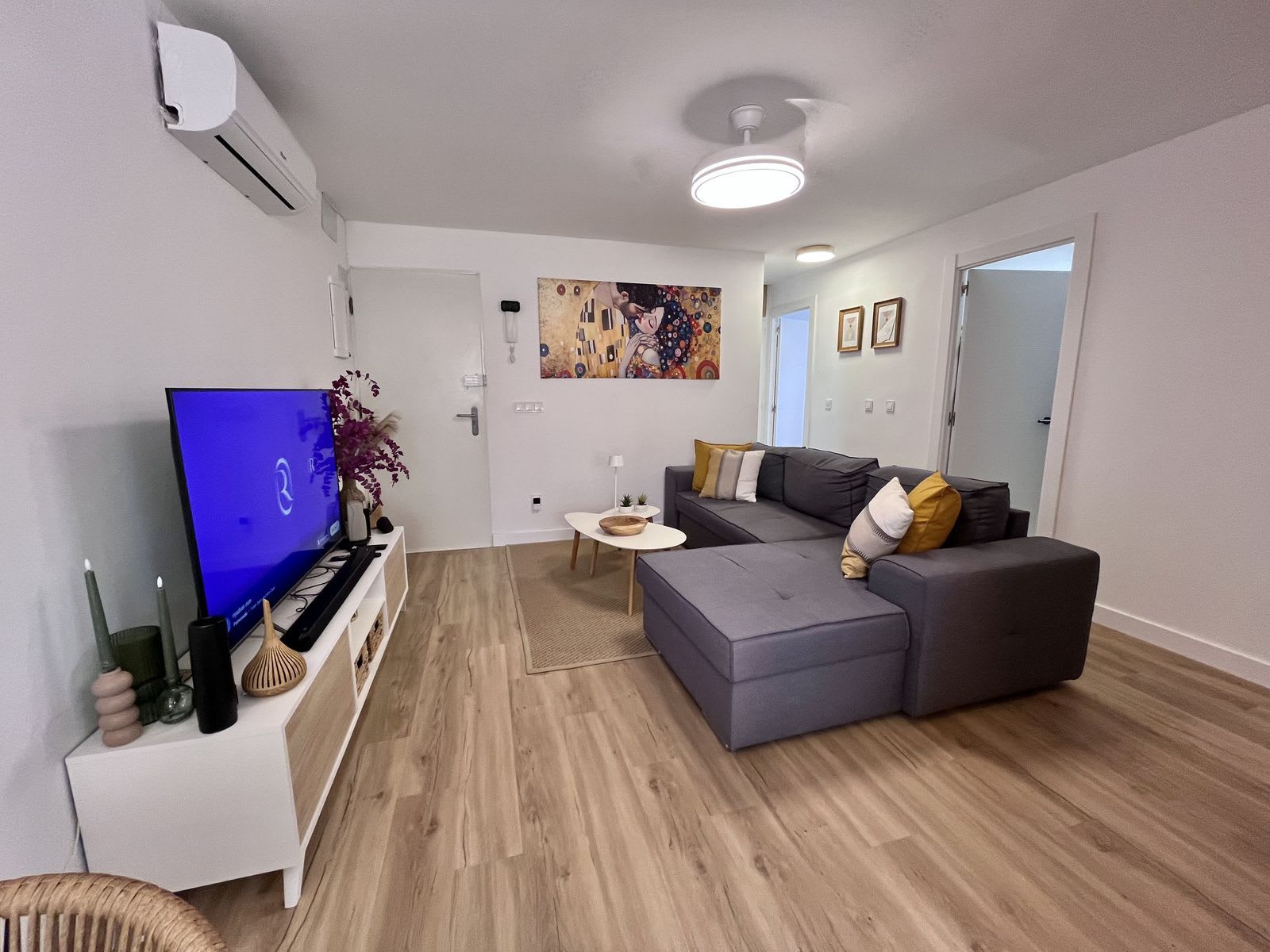 Leilighet midt i bygget til salgs i Torremolinos, Bilde 2