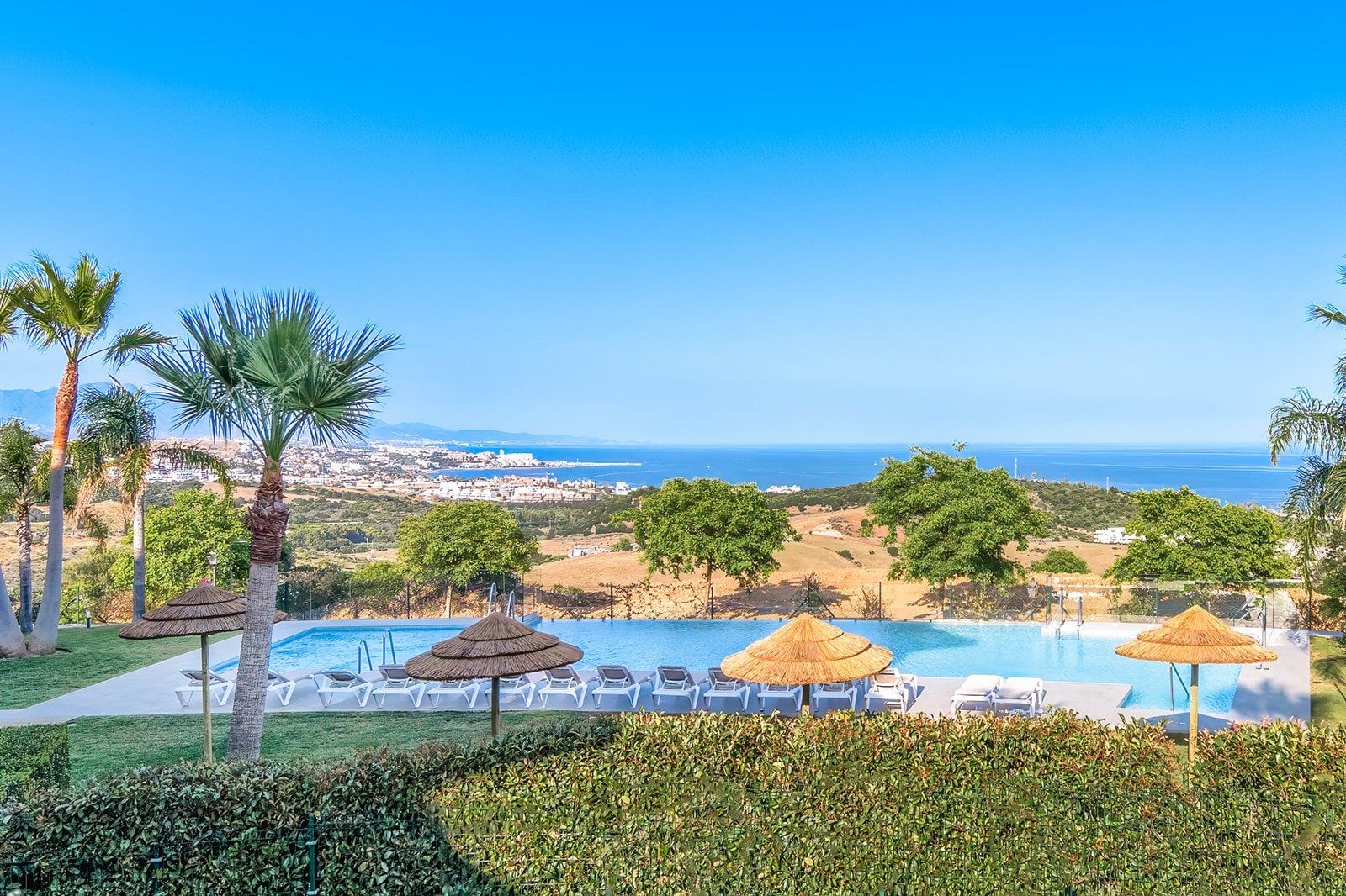 Penthouse til salgs i Casares, Bilde 2