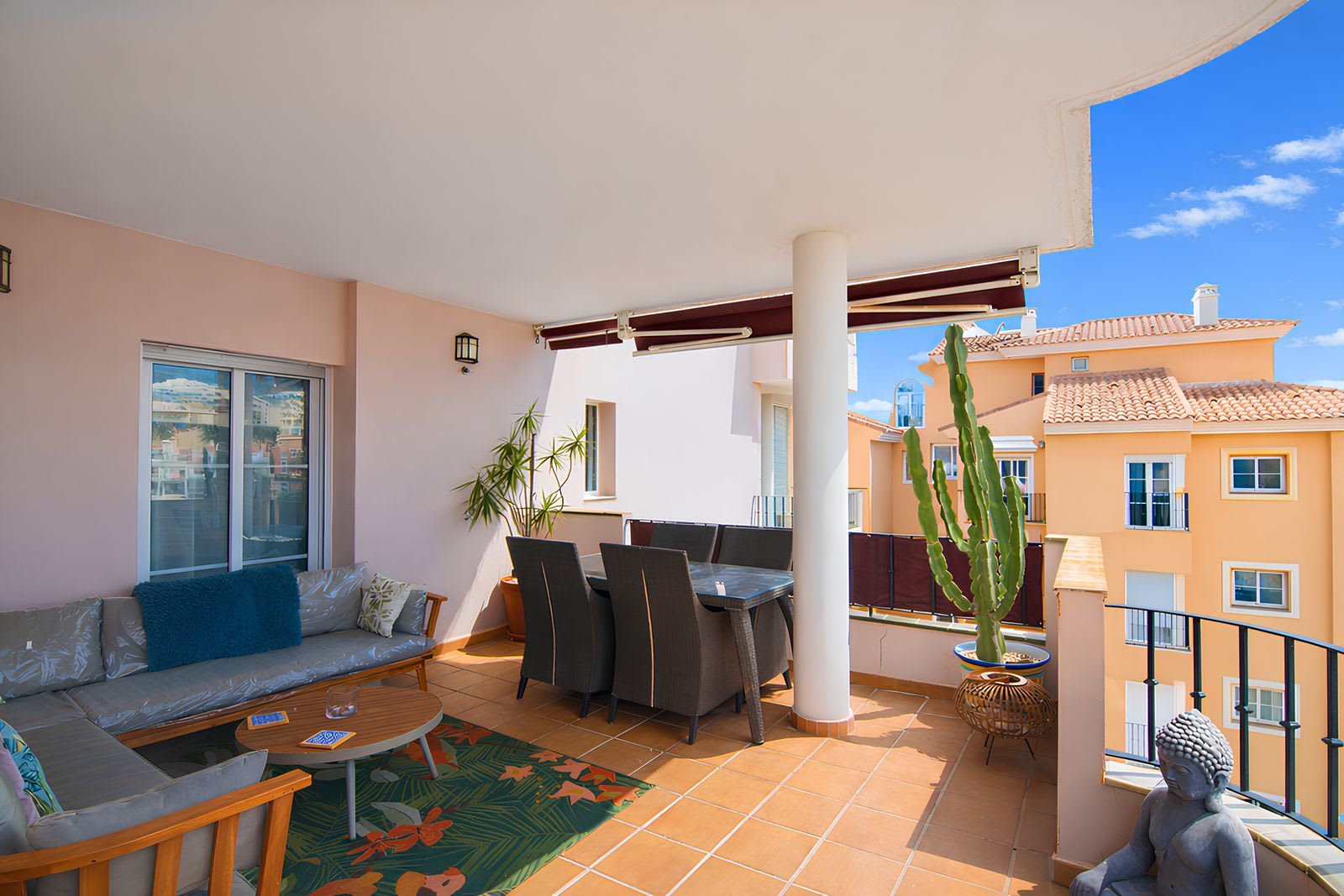 Leilighet midt i bygget til salgs i Riviera del Sol, Bilde 2