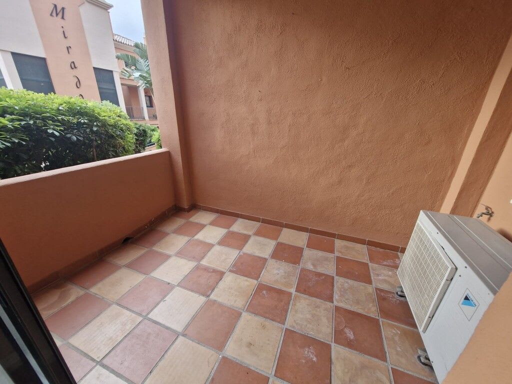 Leilighet midt i bygget til salgs i Elviria, Bilde 3