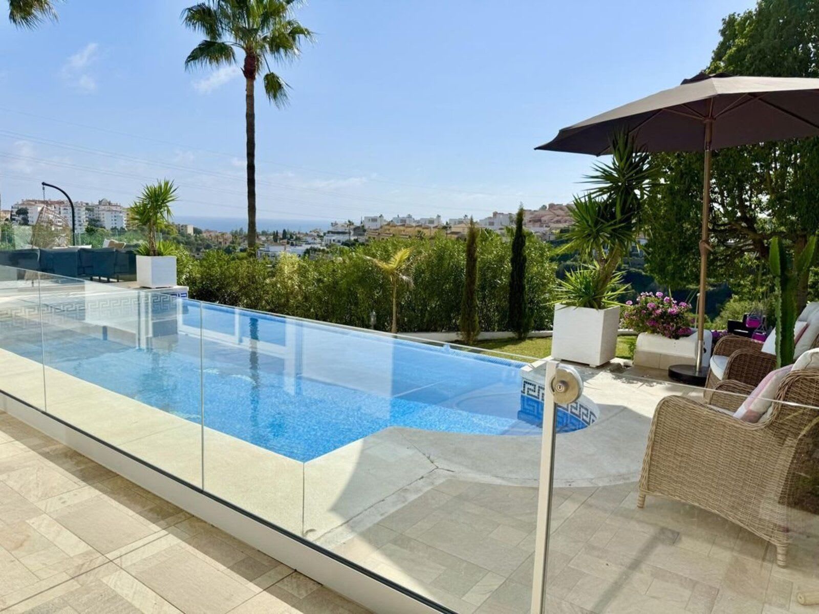 Frittliggende villa til salgs i Riviera del Sol, Bilde 3