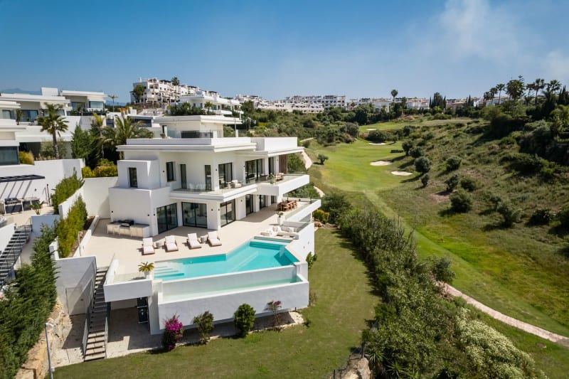 Villa til salgs i Estepona