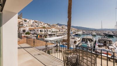 Leilighet midt i bygget til salgs i Puerto Banús