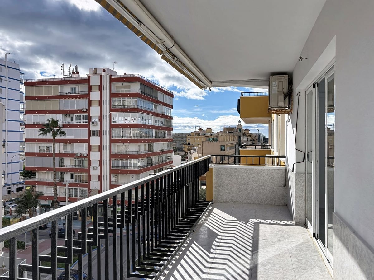 Leilighet midt i bygget til salgs i Torre del Mar, Bilde 2