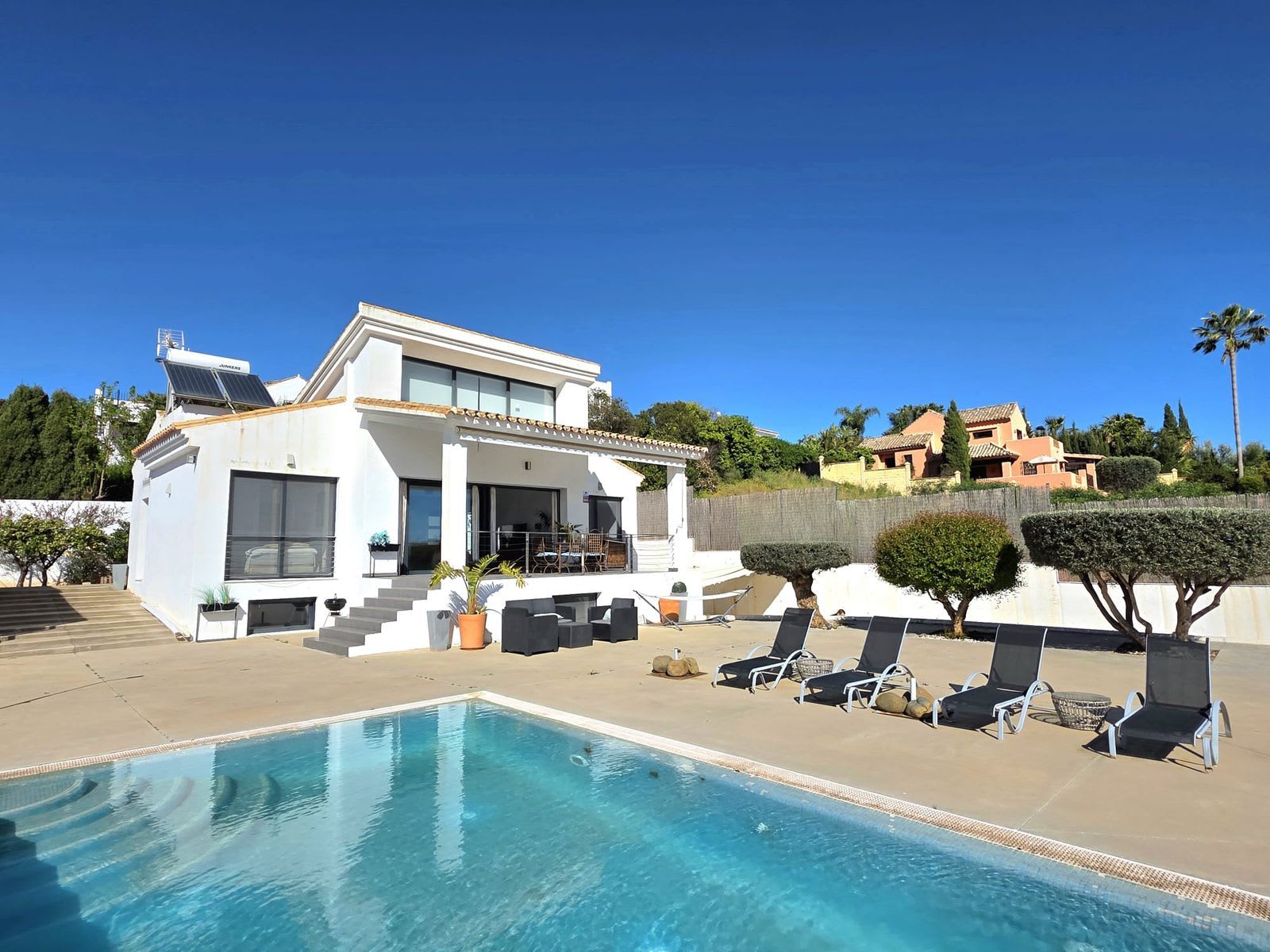 Villa til salgs i Estepona, Bilde 2