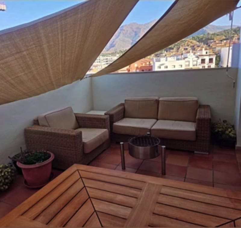 Villa til salgs i Estepona