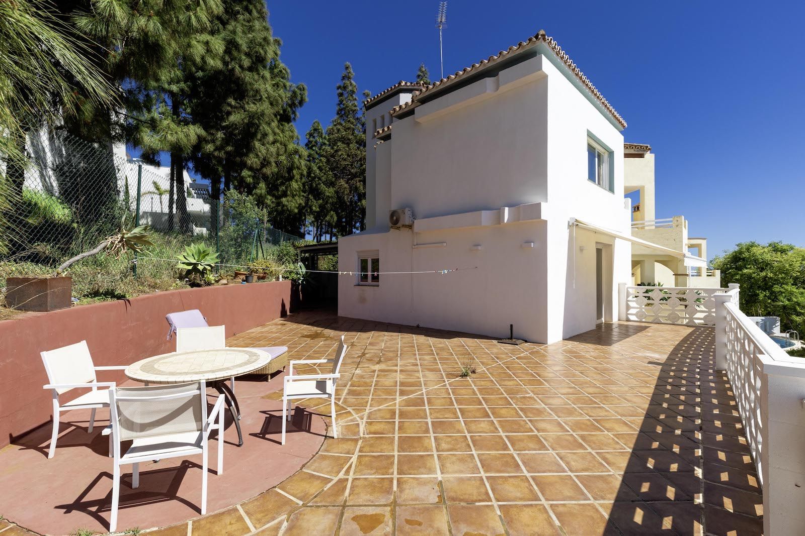 Halvpart av tomannsbolig til salgs i Artola, Marbella, Bilde 2