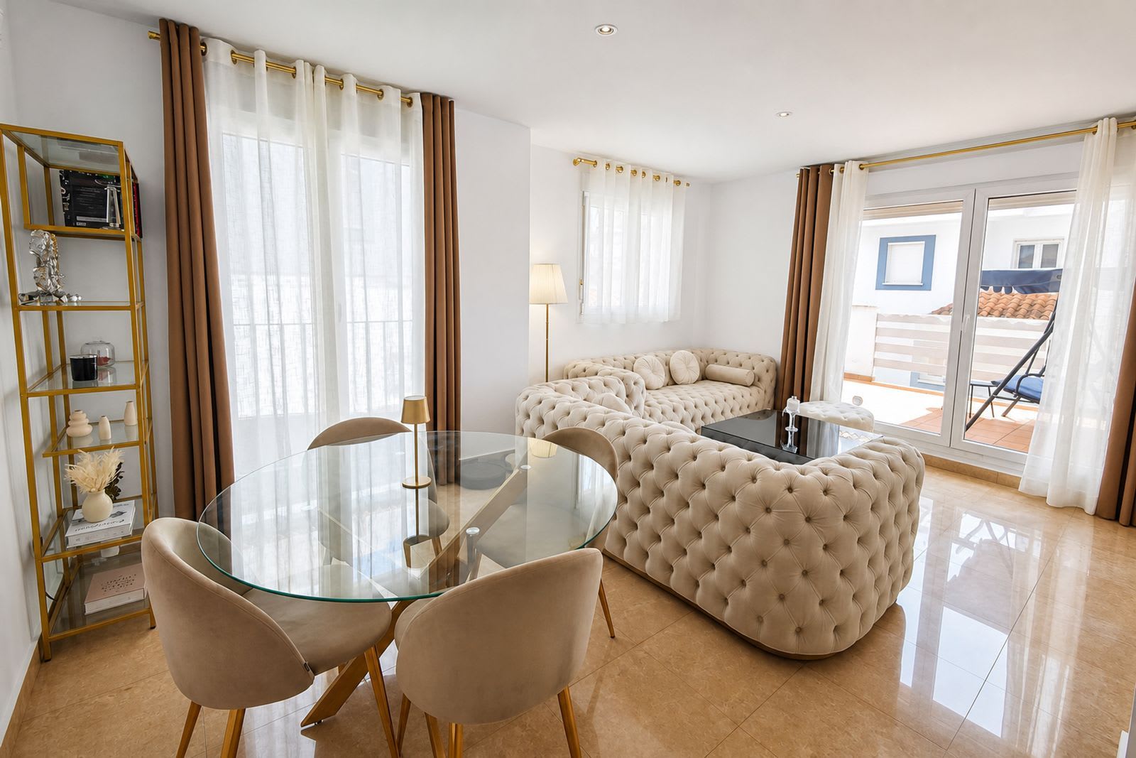 Frittliggende villa til salgs i Manilva, Bilde 3