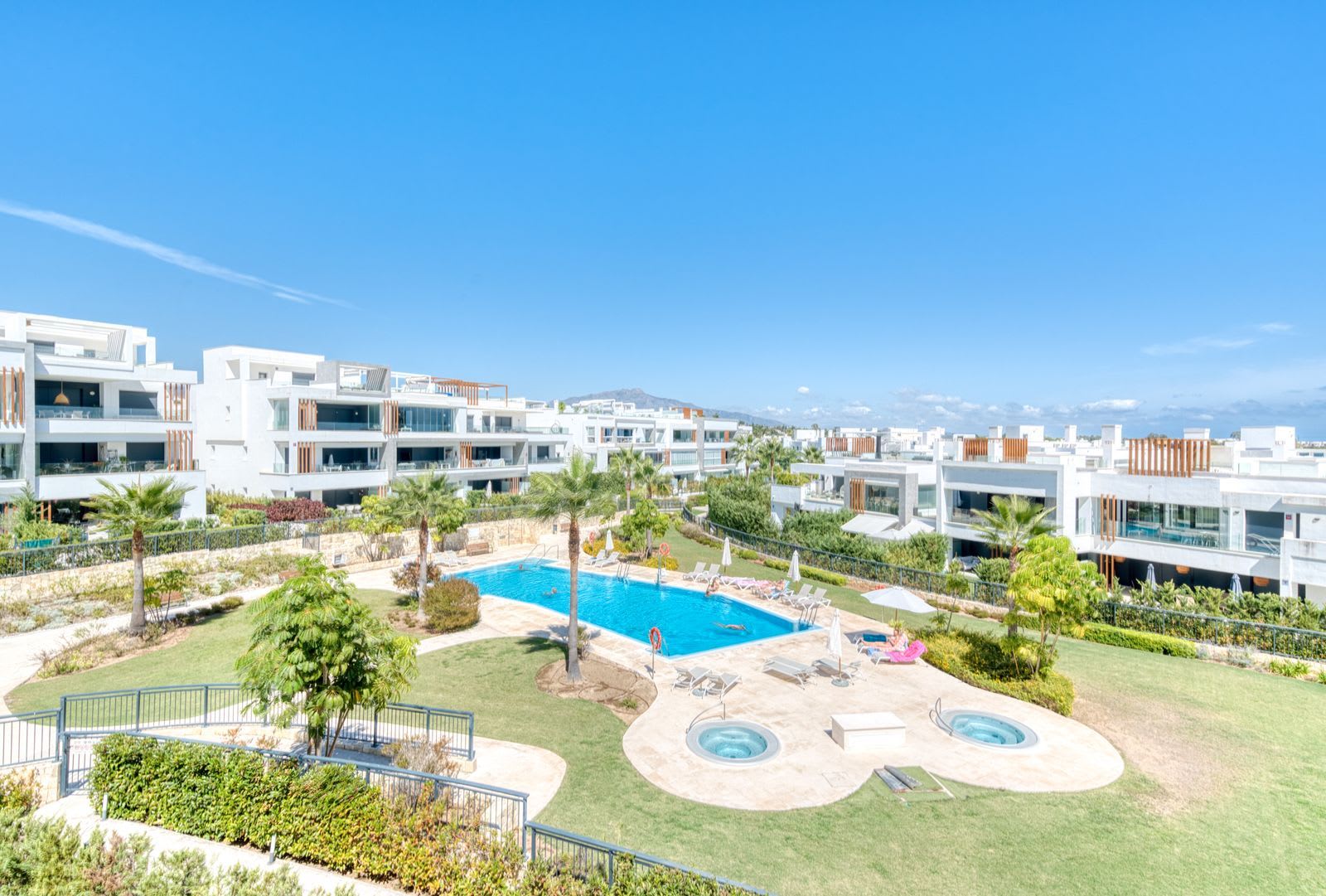 Toppleilighet med 2 soverom til salgs i Estepona, Bilde 2
