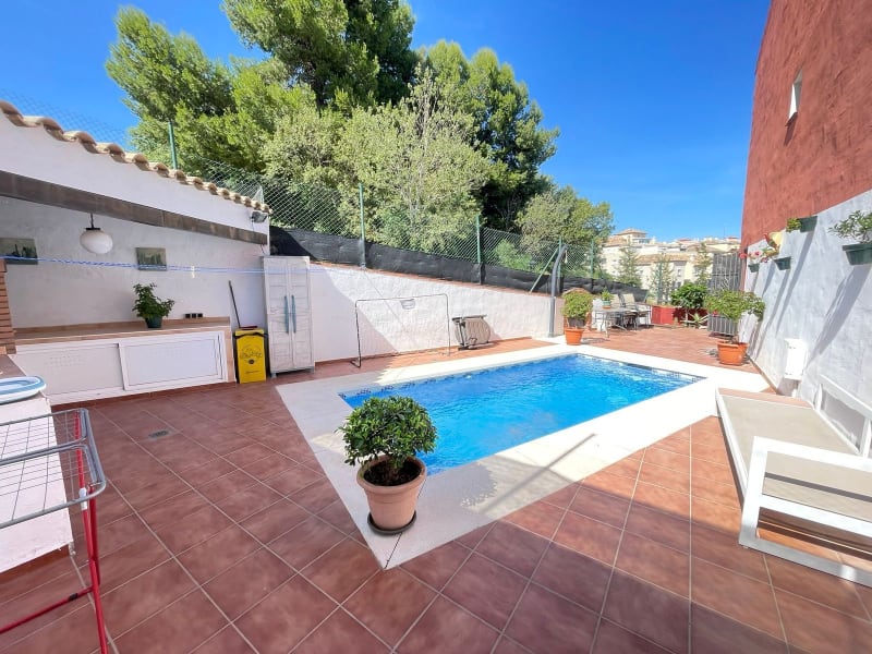 Rekkehus med 3 soverom til salgs i Estepona