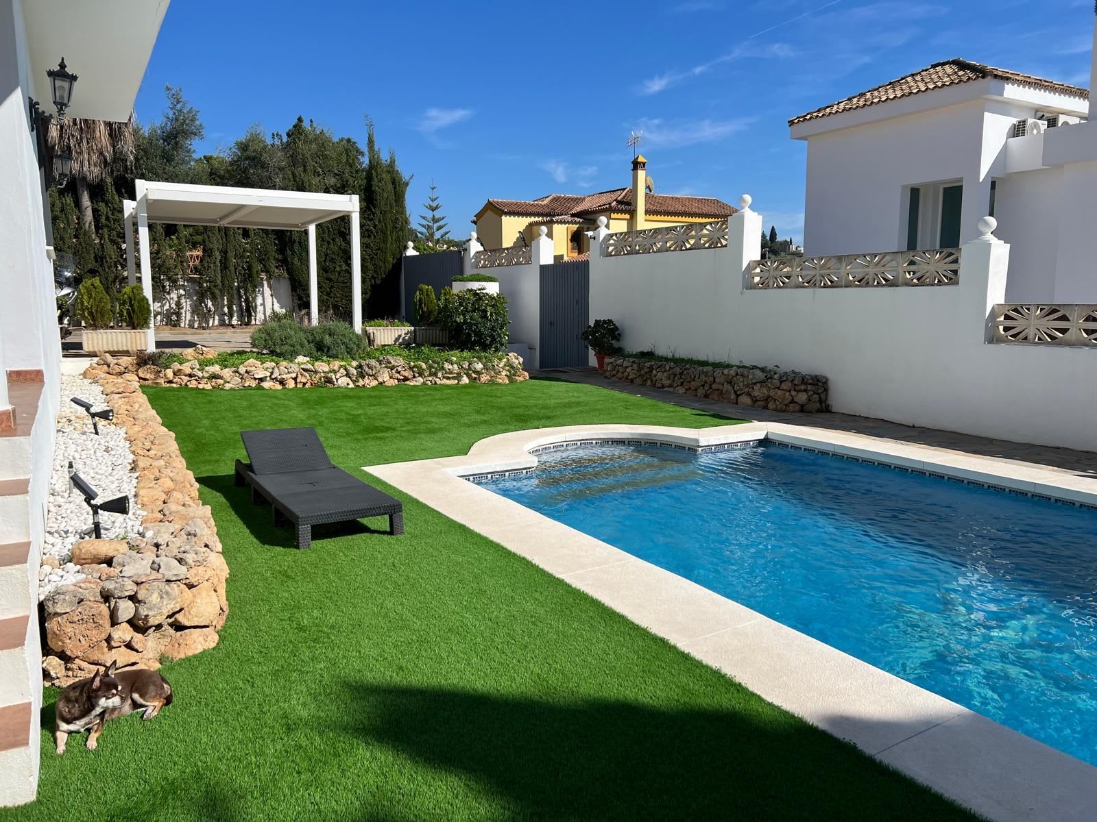 Frittliggende villa til salgs i Marbella, Bilde 2