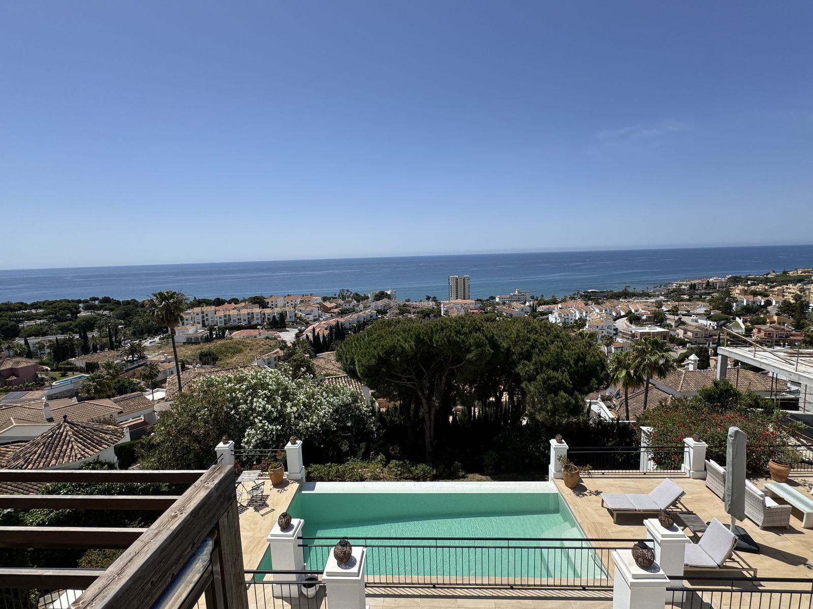Frittliggende villa til salgs i Riviera del Sol, Bilde 3