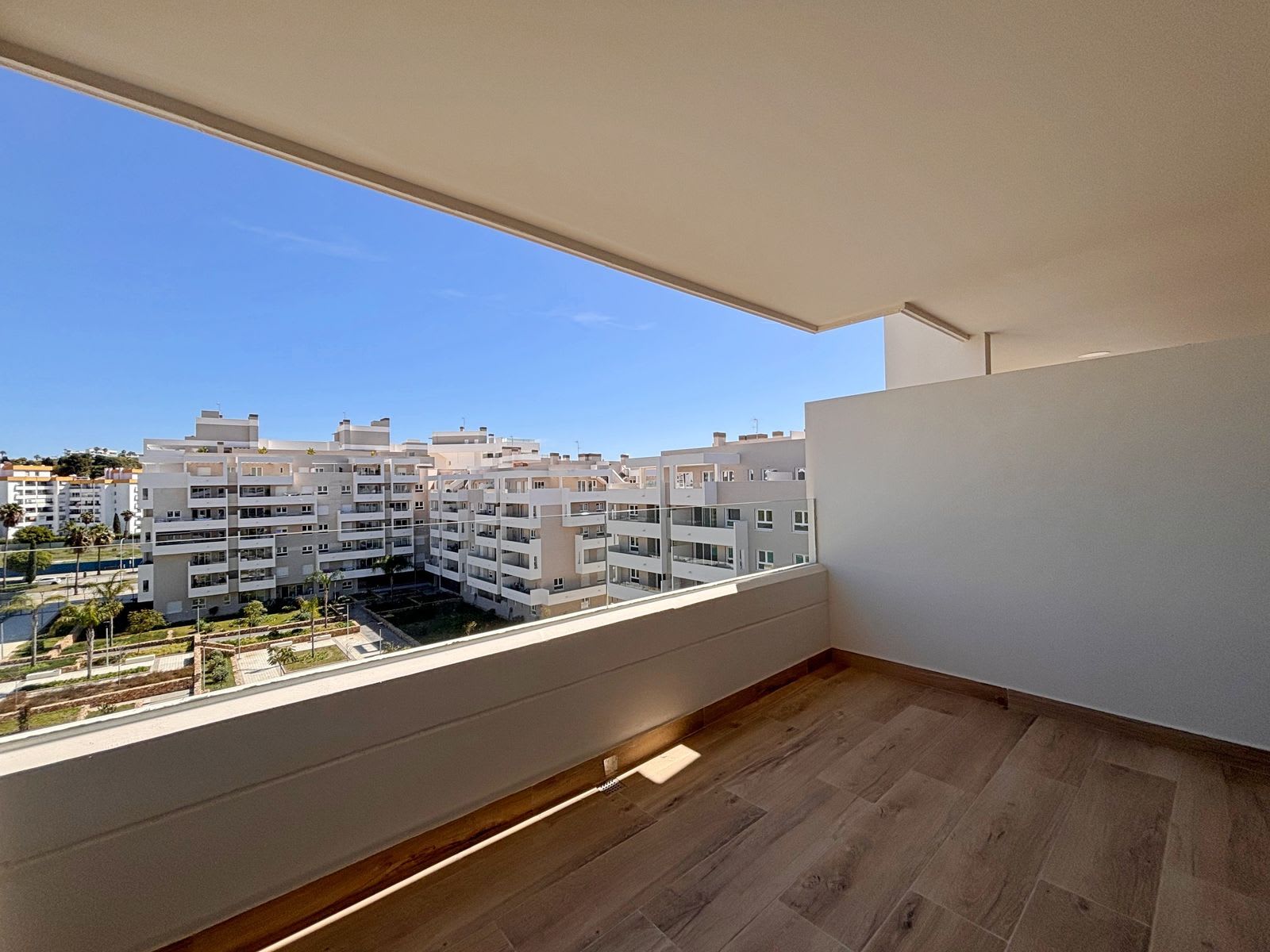 Leilighet midt i bygget til salgs i Nueva Andalucía, Bilde 3