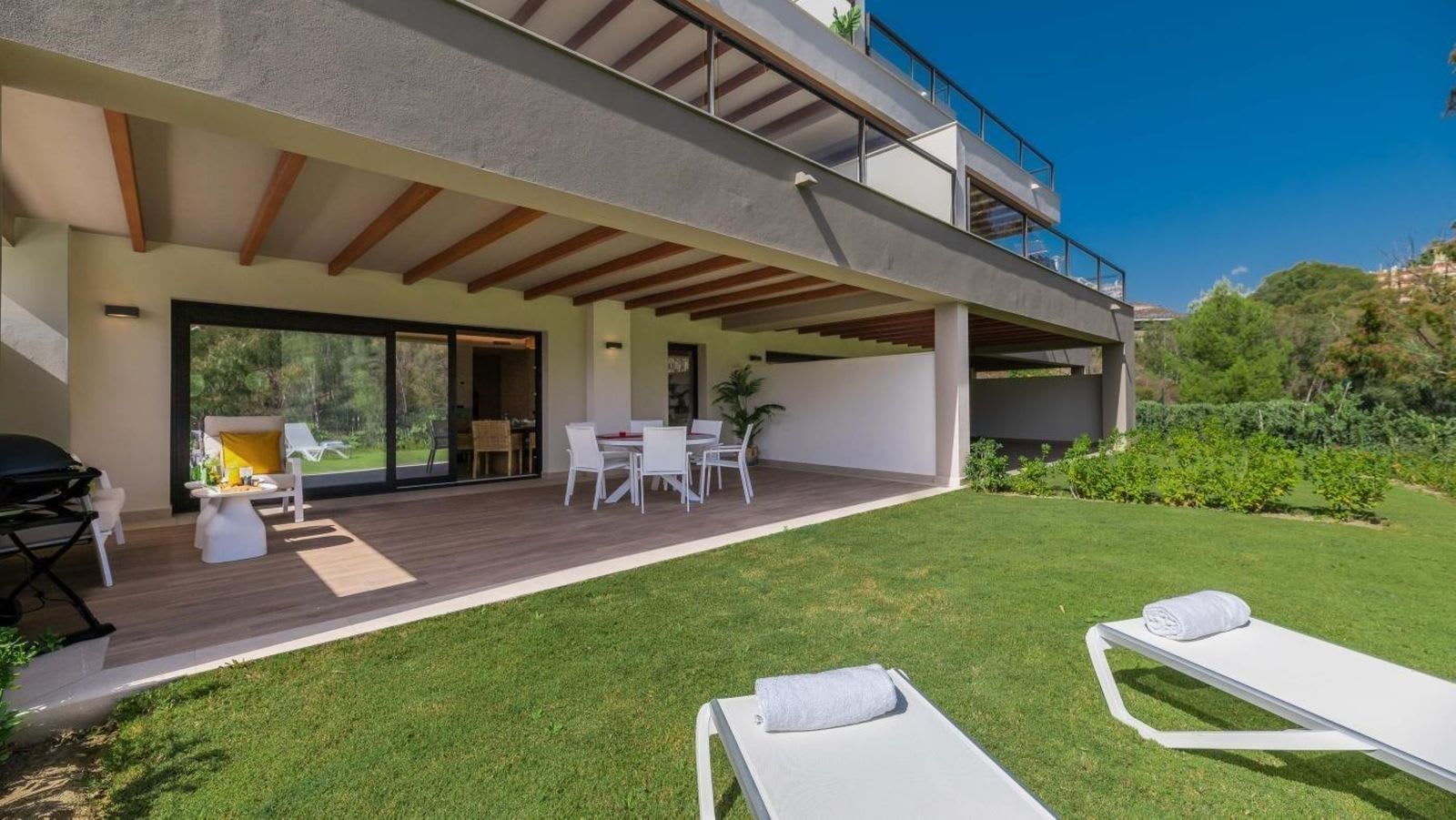 Apartment for sale in Nueva Andalucía, Marbella, Photo 3