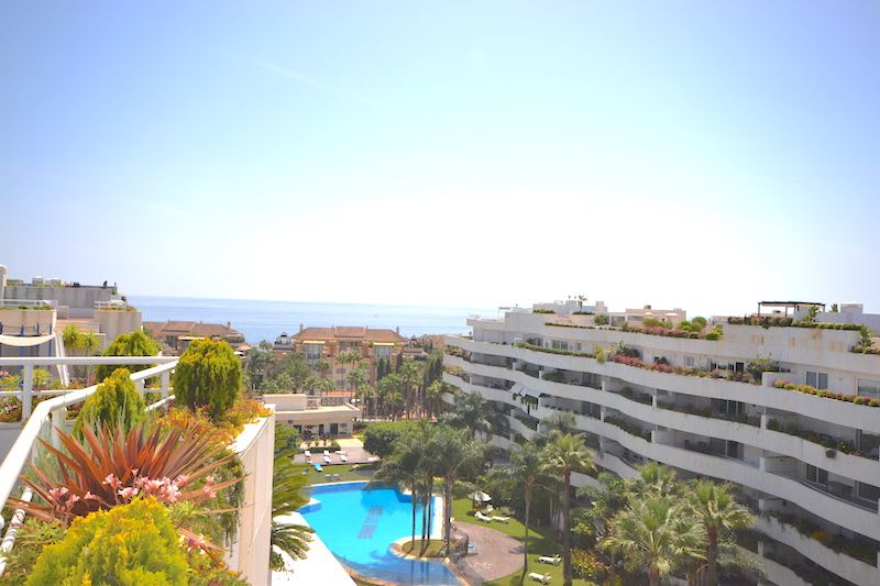 Penthouse til salgs i Puerto Banús