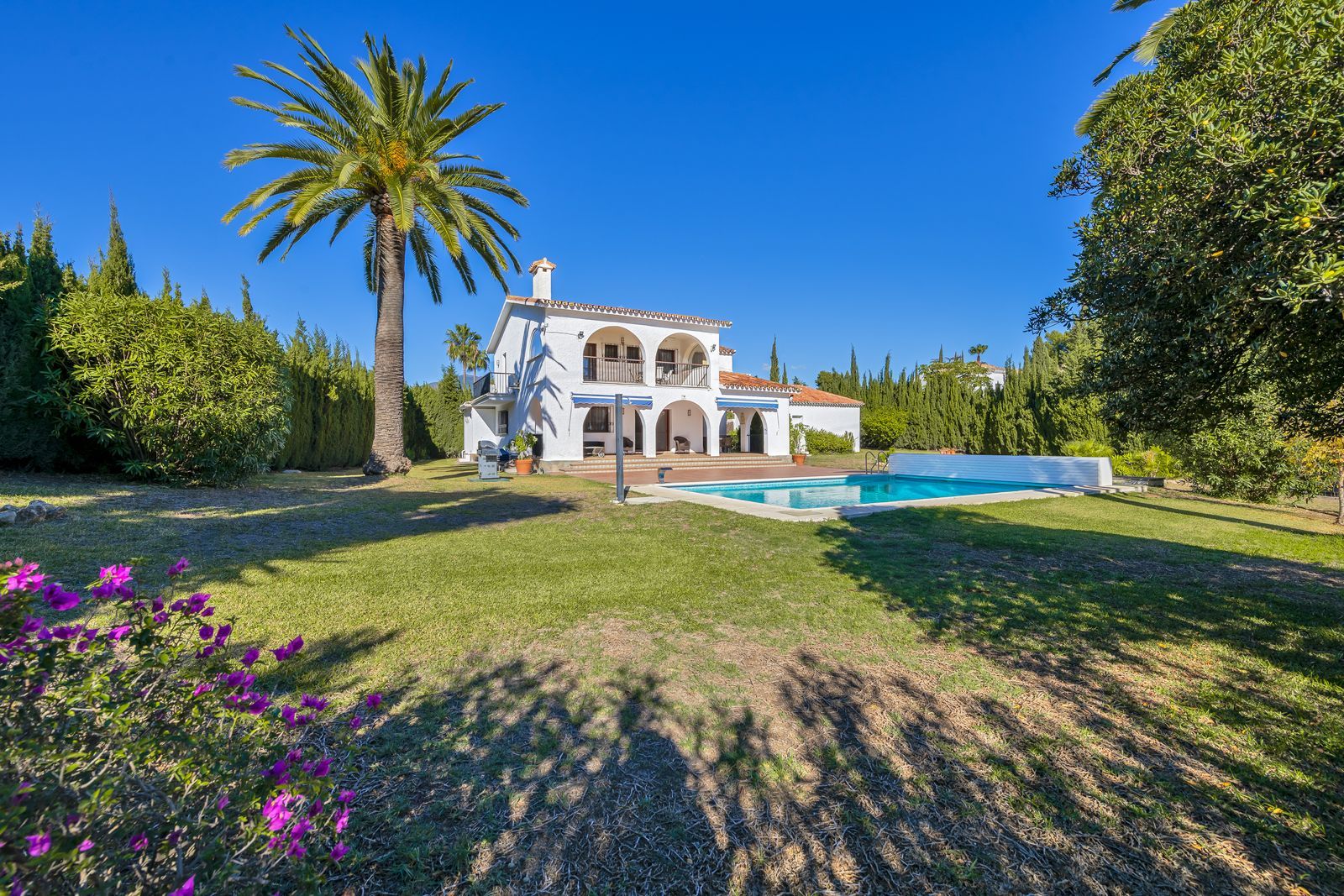 Frittliggende villa til salgs i Atalaya, Bilde 2