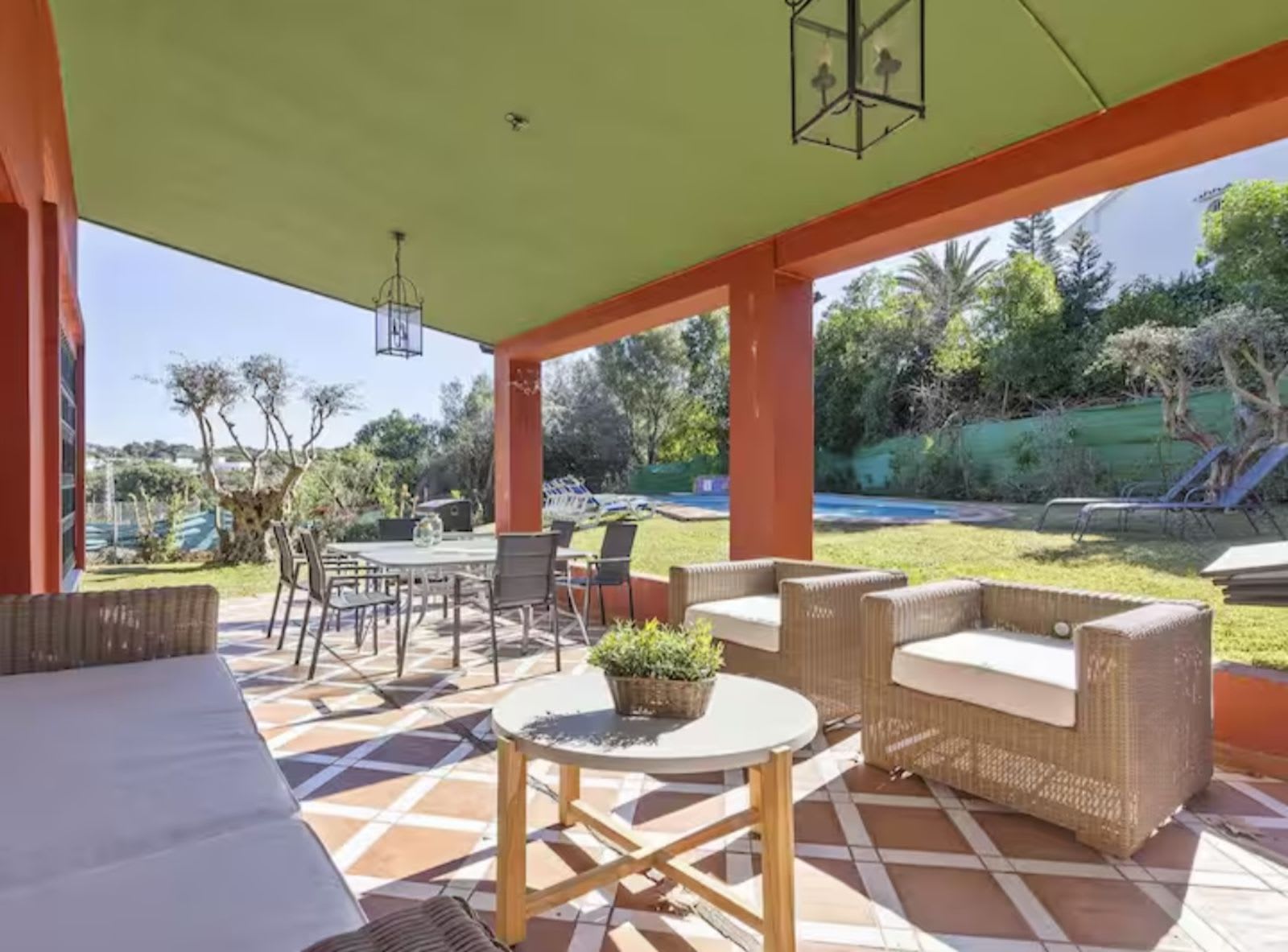 Frittliggende villa til salgs i Elviria, Marbella, Bilde 2