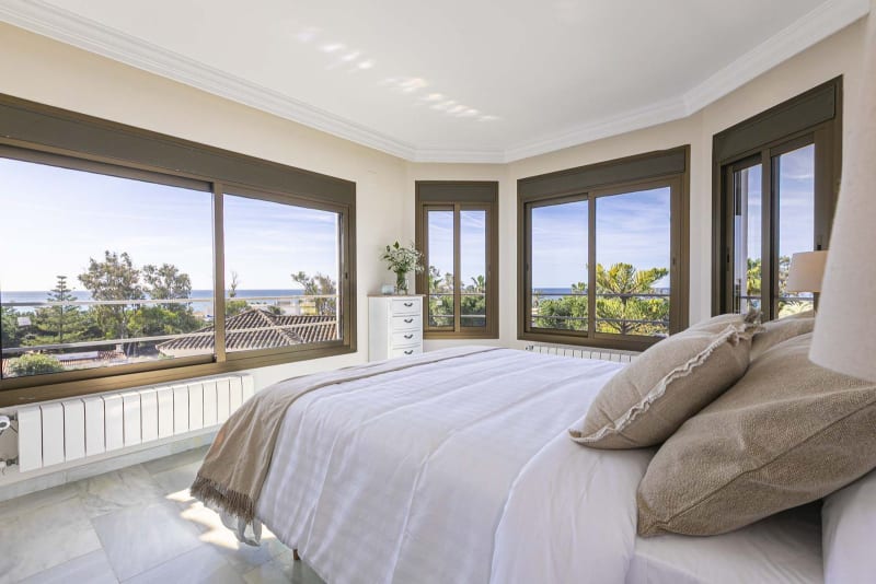 Toppleilighet til salgs i Elviria
