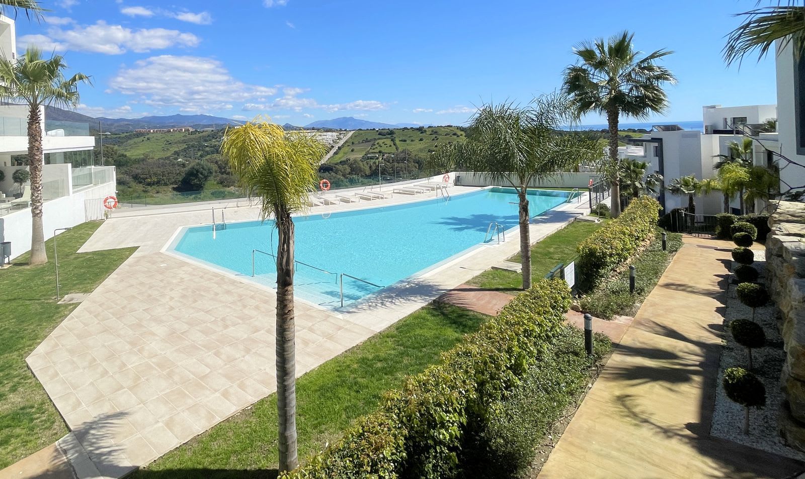 Toppleilighet til salgs i Estepona, Bilde 2