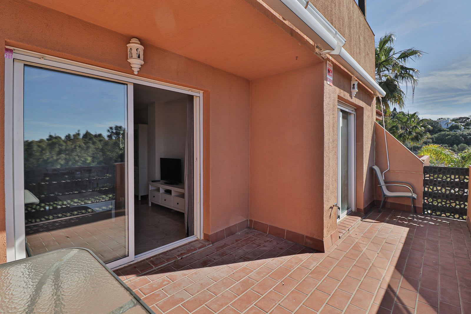 Leilighet midt i bygget til salgs i Casares Playa, Bilde 3