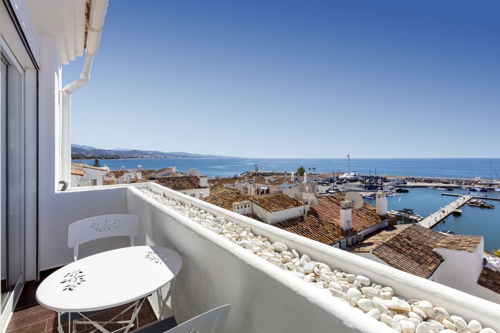 Leilighet i øverste etasje til salgs i Puerto Banús, Bilde 2