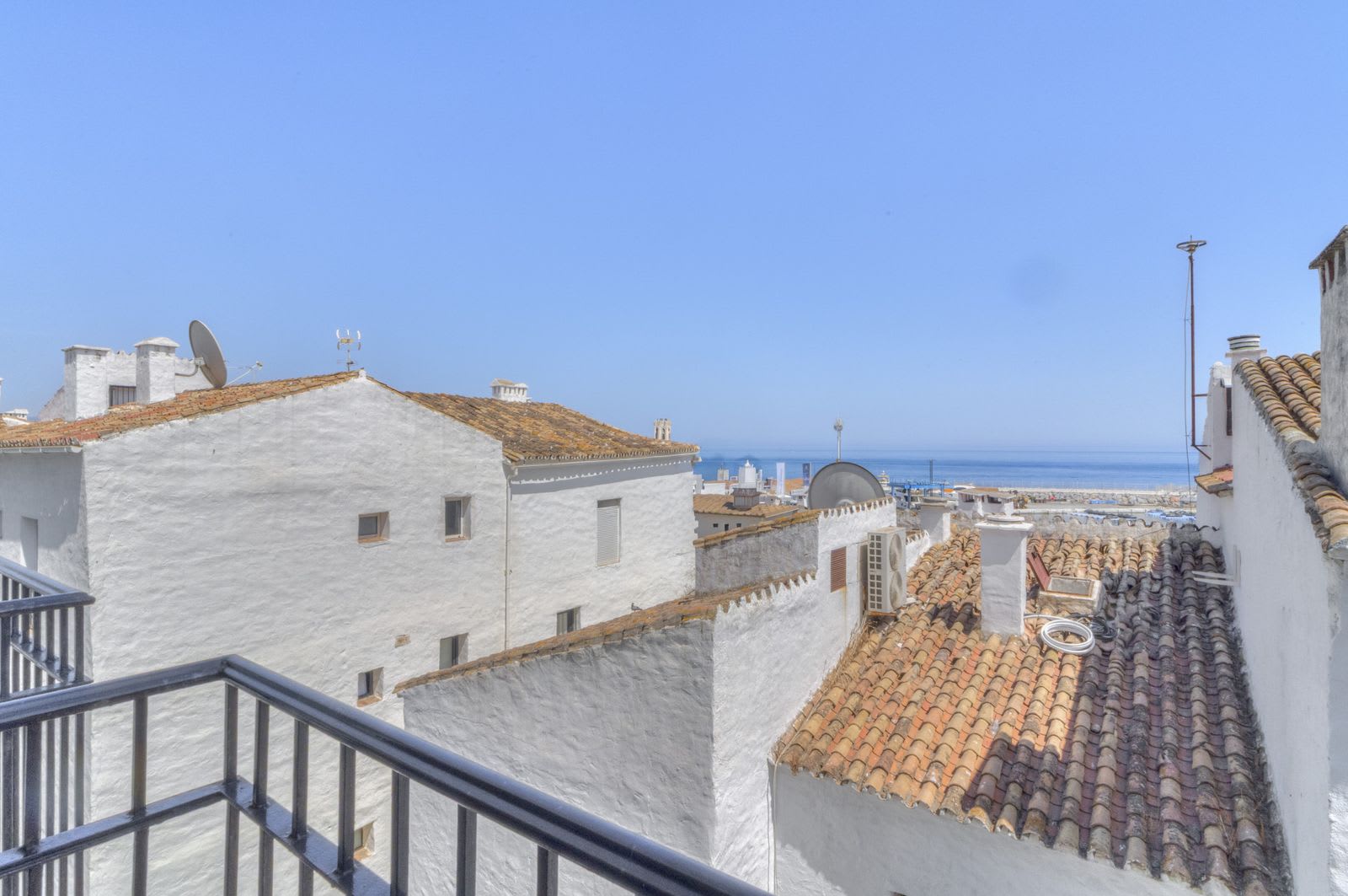 Leilighet midt i bygget til salgs i Puerto Banús, Bilde 2