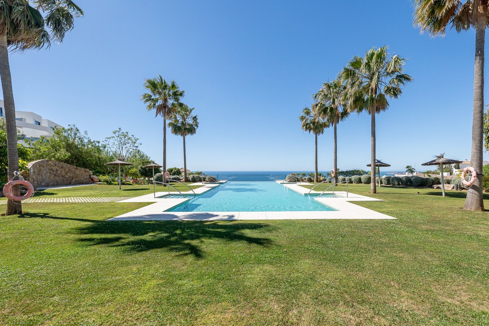 Frittliggende villa til salgs i Torremuelle, Bilde 2