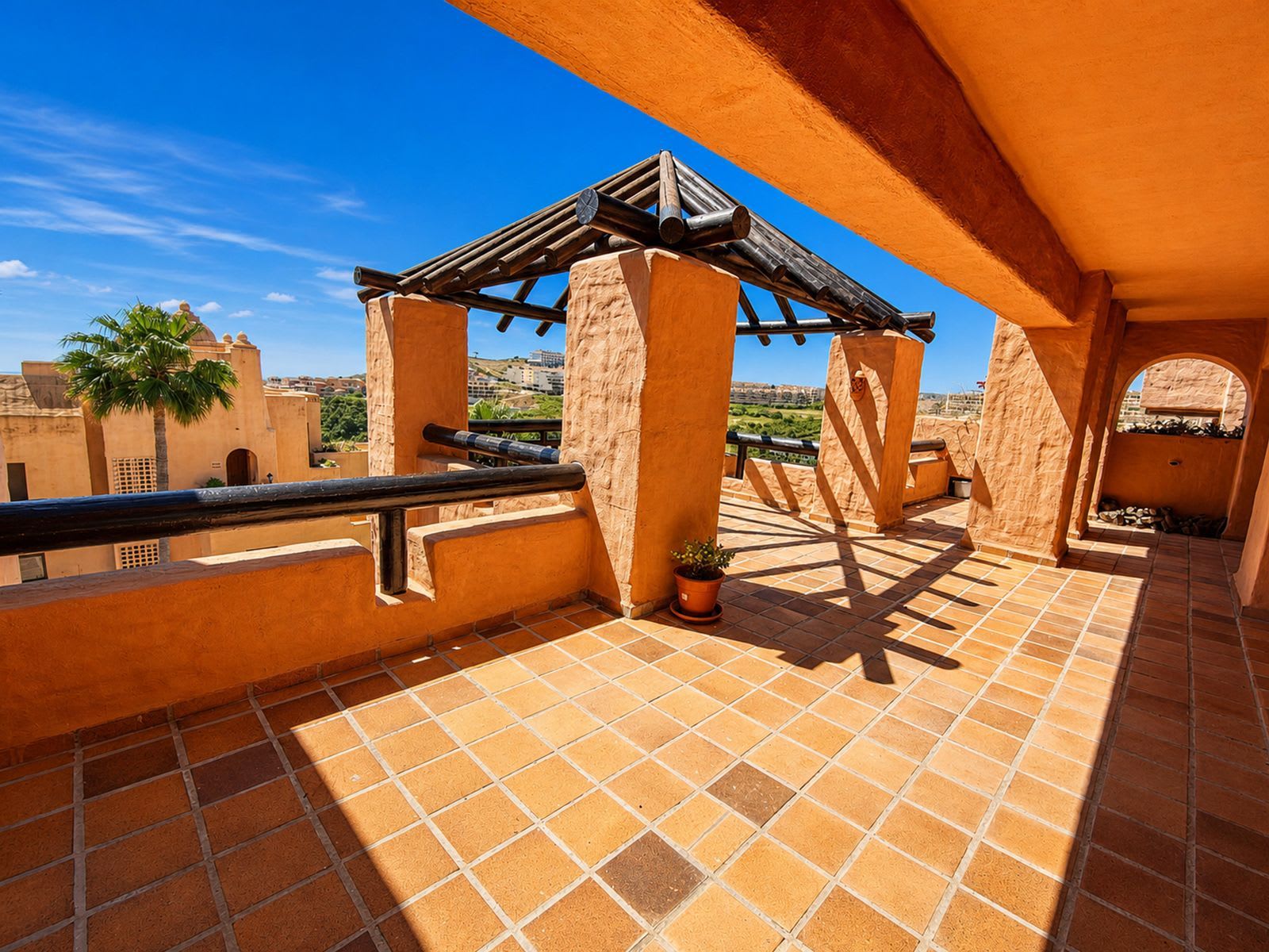 Penthouse til salgs i San Luis de Sabinillas, Bilde 2