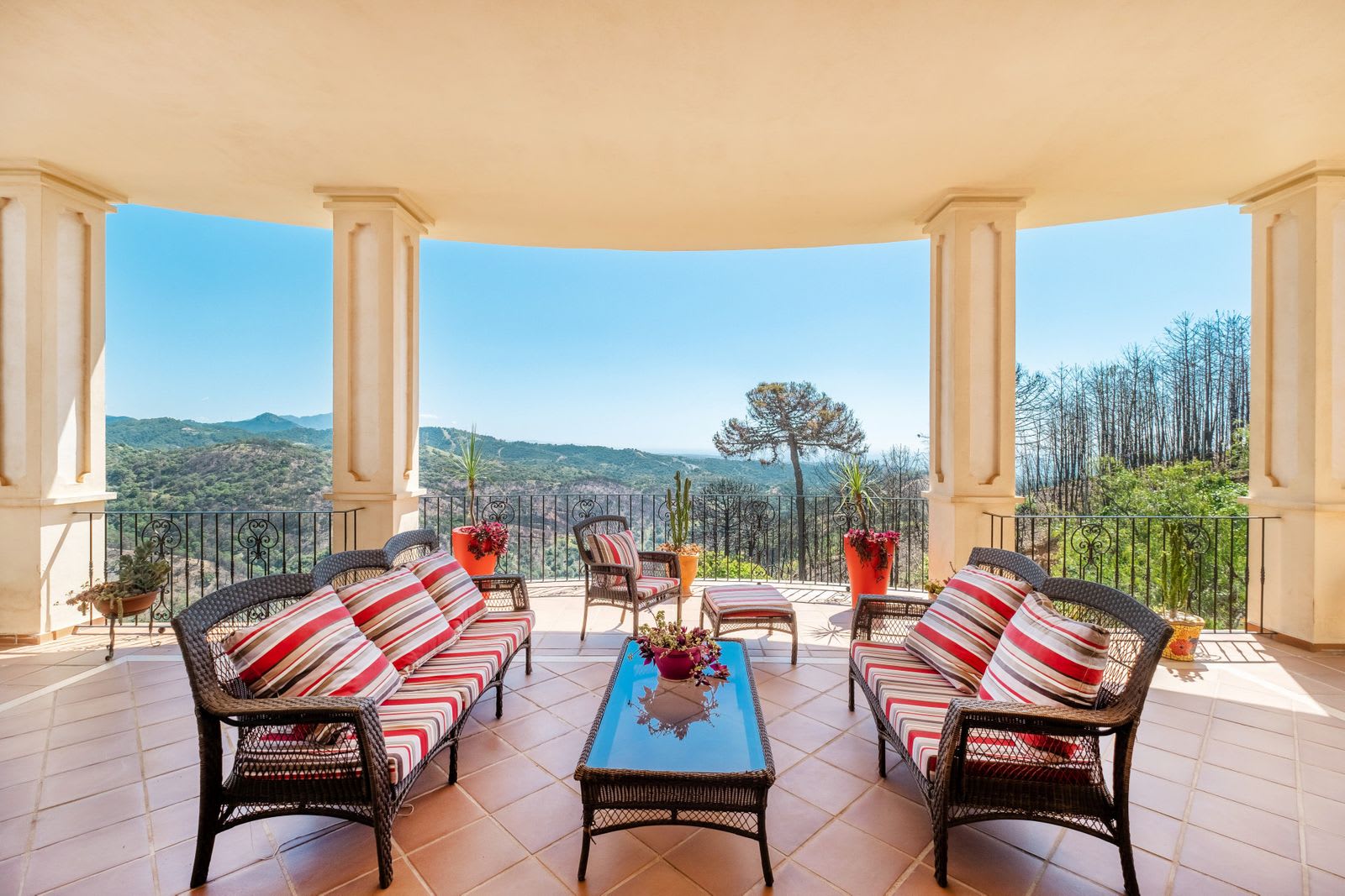 Villa til salgs i Estepona, Bilde 3