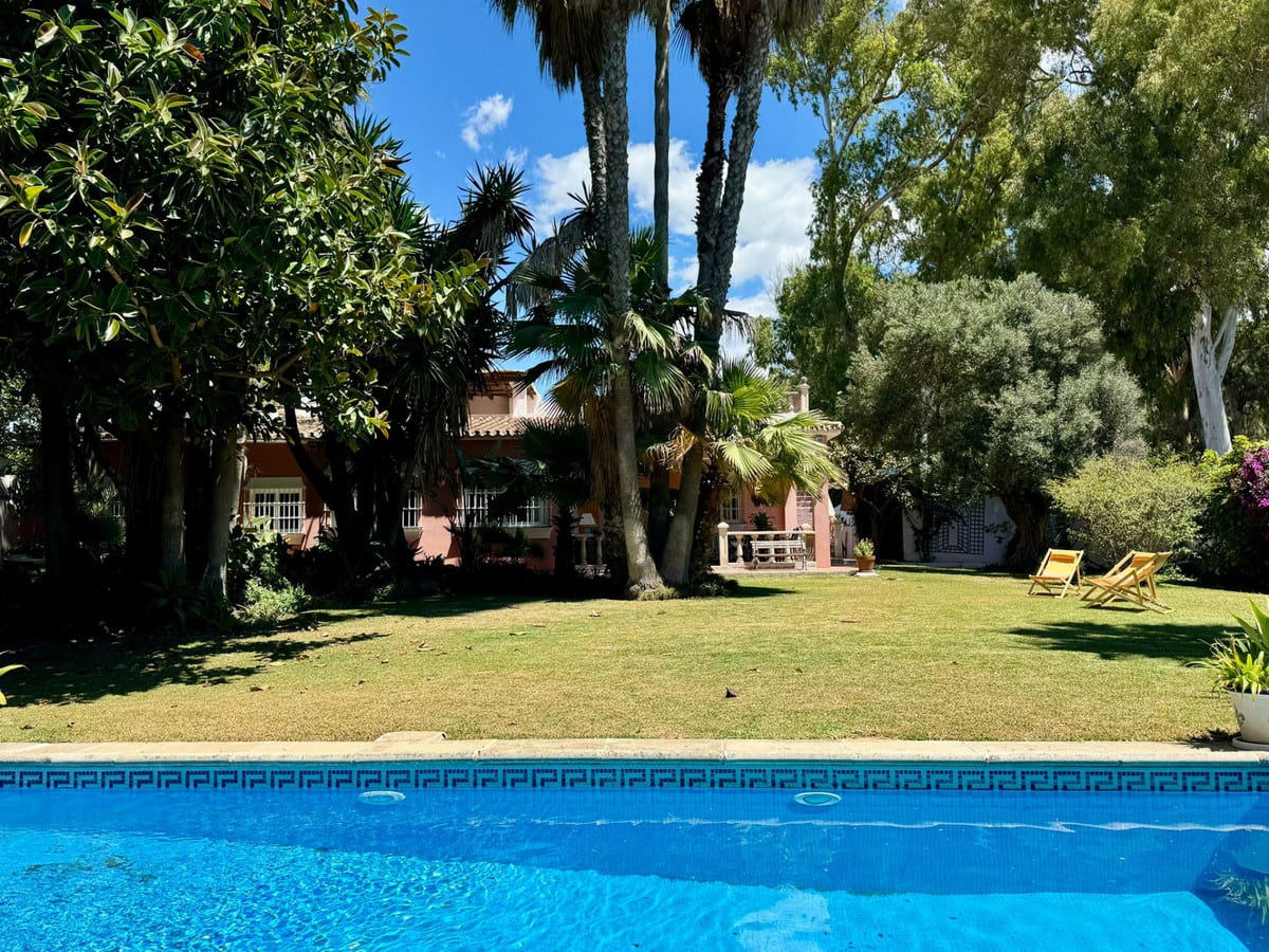 Frittliggende villa til salgs i San Pedro de Alcántara, Bilde 2