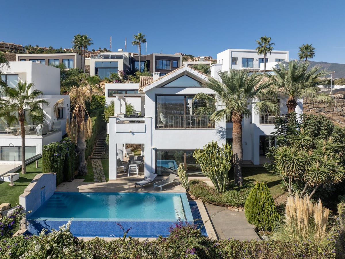 Frittliggende villa til salgs i El Paraiso, Bilde 3