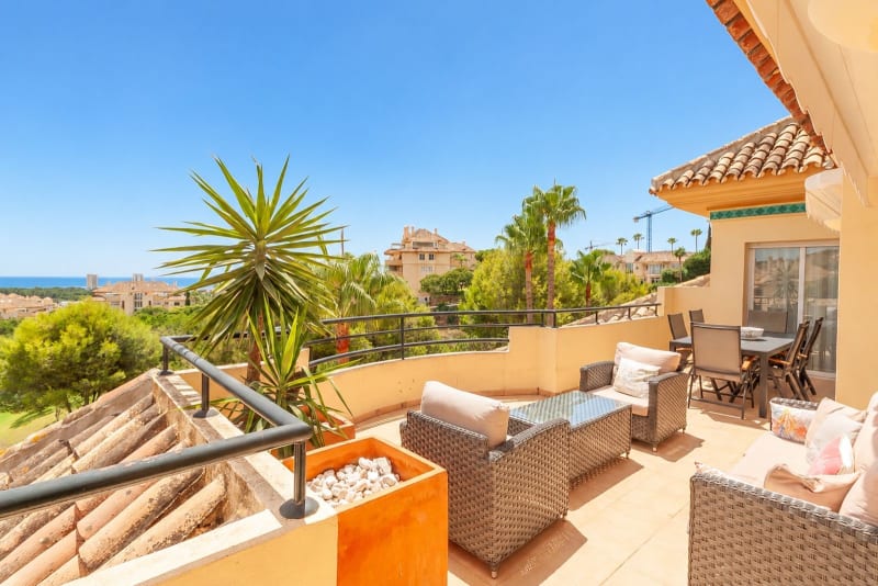 Takvåning i två plan till salu i Elviria, Marbella