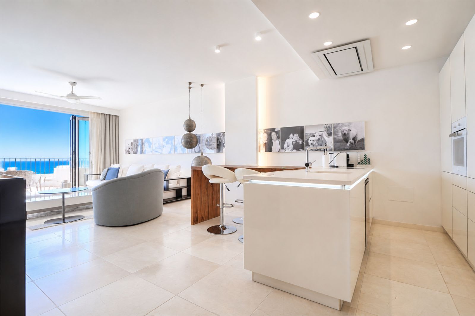 Leilighet i øverste etasje til salgs i Puerto de Cabopino, Marbella, Bilde 3