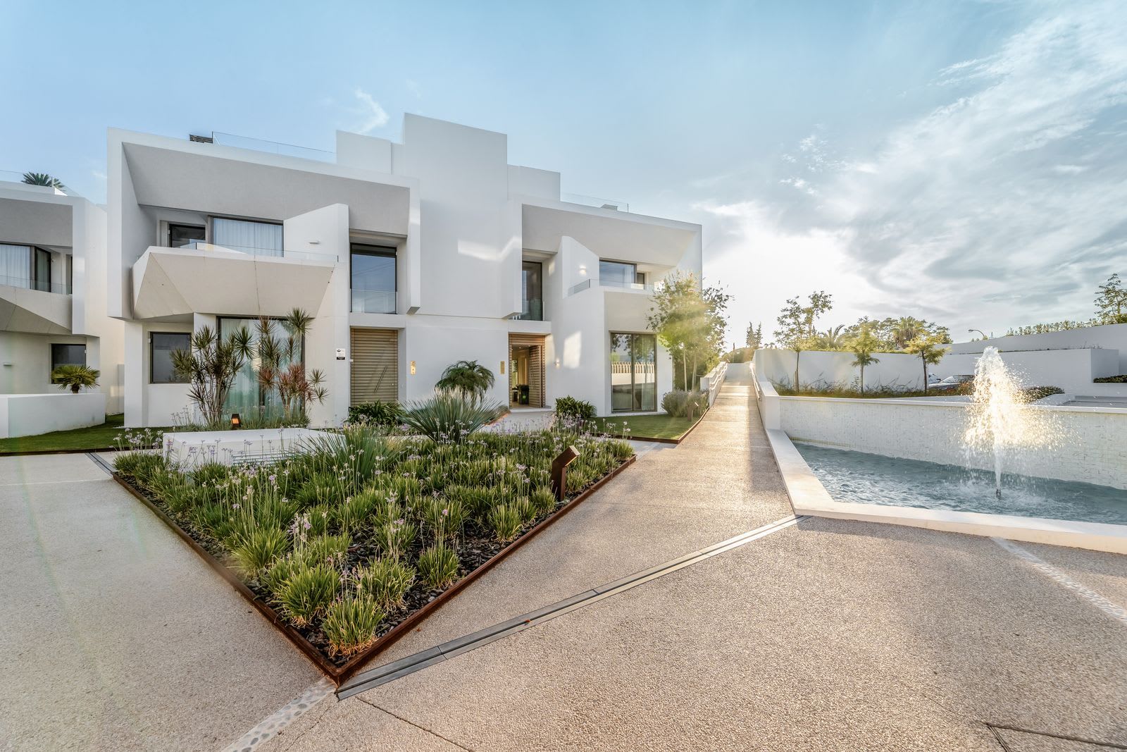 Frittliggende villa til salgs i Nueva Andalucía, Bilde 3