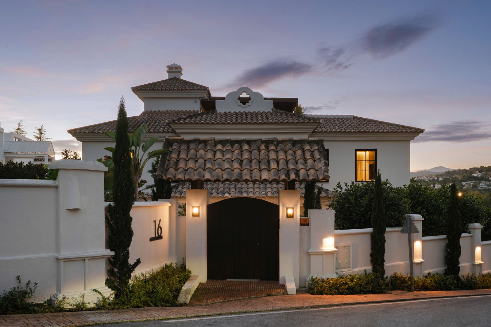 Frittliggende villa til salgs i Nueva Andalucía, Bilde 2