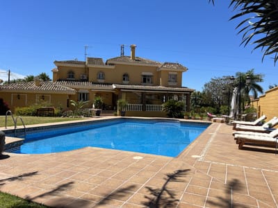 Frittliggende villa til salgs i Rincón de la Victoria
